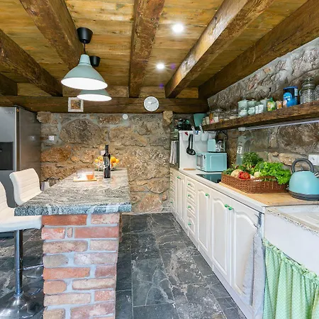 Mediterrane Und Hundefreundliche Mit Privatpool, Grillplatz, Privatparkplatz Bribir (Primorje-Gorski Kotar)