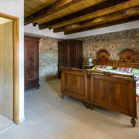 Holiday home Mediterrane Und Hundefreundliche Mit Privatpool, Grillplatz, Privatparkplatz Bribir (Primorje-Gorski Kotar)
