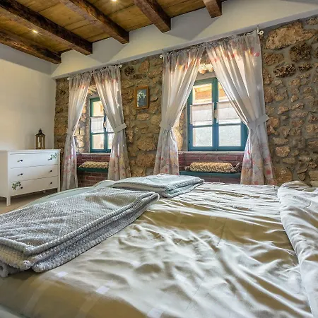 Holiday home Mediterrane Und Hundefreundliche Mit Privatpool, Grillplatz, Privatparkplatz *