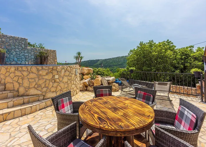 Ferienhaus Mediterrane Und Hundefreundliche Mit Privatpool, Grillplatz, Privatparkplatz