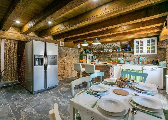 Mediterrane Und Hundefreundliche Mit Privatpool, Grillplatz, Privatparkplatz Ferienhaus