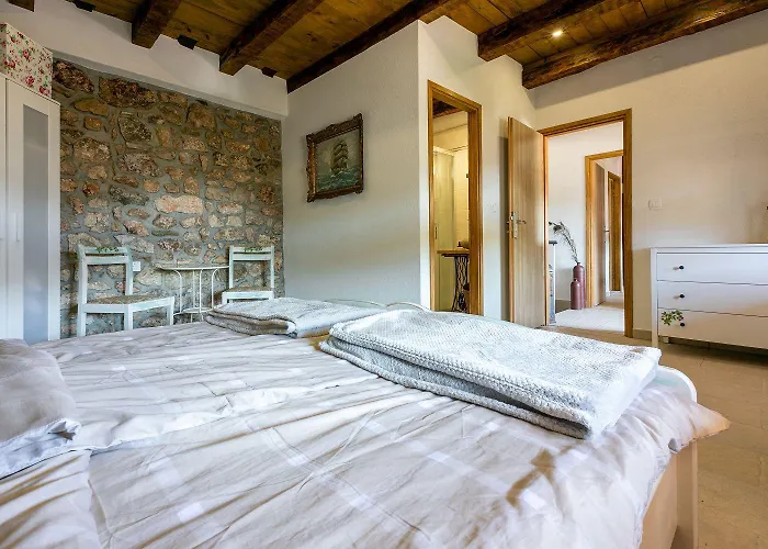 Mediterrane Und Hundefreundliche Mit Privatpool, Grillplatz, Privatparkplatz Ferienhaus Bribir (Primorje-Gorski Kotar)