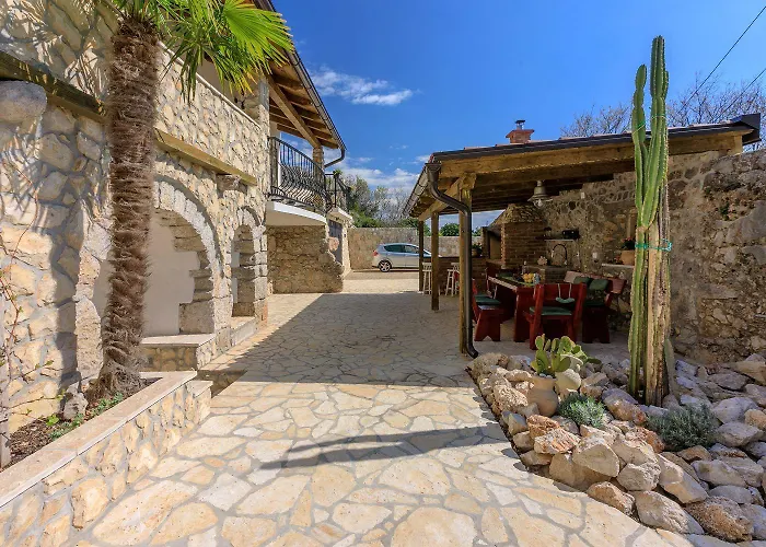 Mediterrane Und Hundefreundliche Mit Privatpool, Grillplatz, Privatparkplatz Ferienhaus Bribir (Primorje-Gorski Kotar)