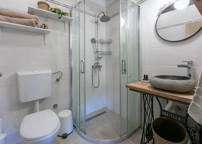 Mediterrane Und Hundefreundliche Mit Privatpool, Grillplatz, Privatparkplatz