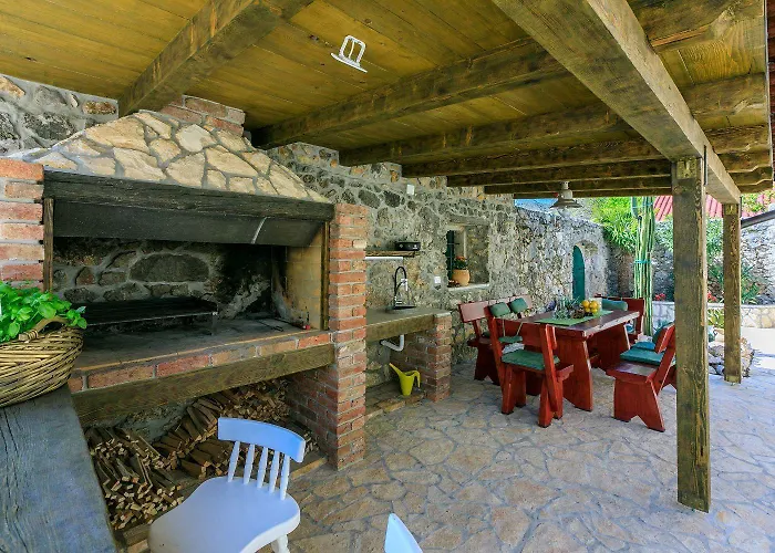 Mediterrane Und Hundefreundliche Mit Privatpool, Grillplatz, Privatparkplatz Feriehus